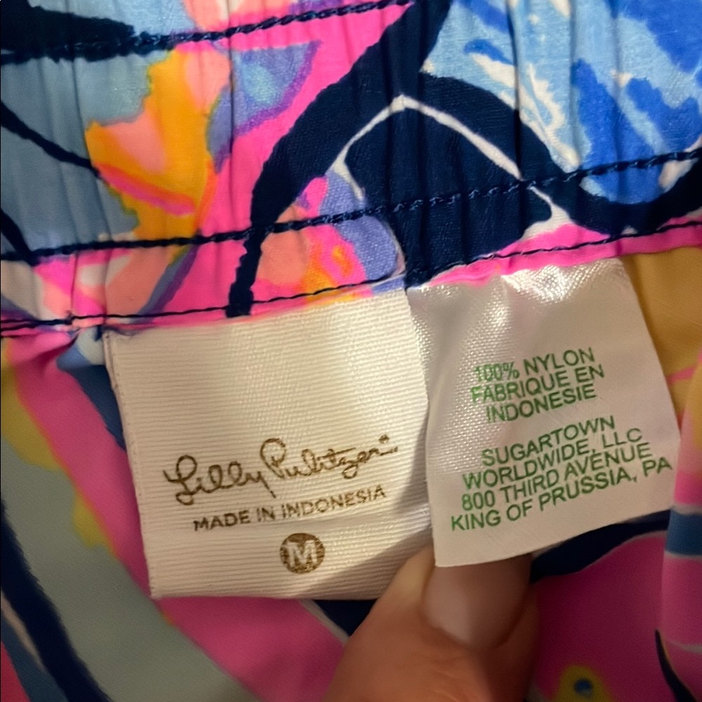 EUC Lilly Pulitzer Pink and Blue Athletic Runaround Shorts - Picture 2 of 7